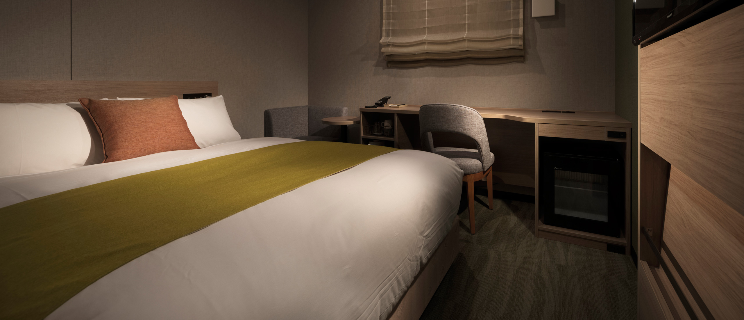 Standard Double room (~15㎡) with queen-size Simmons bed and feather pillow